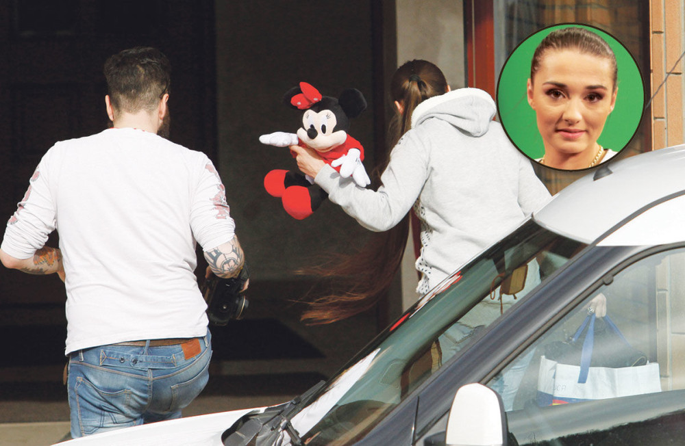 Cuca se krila od paparaca!