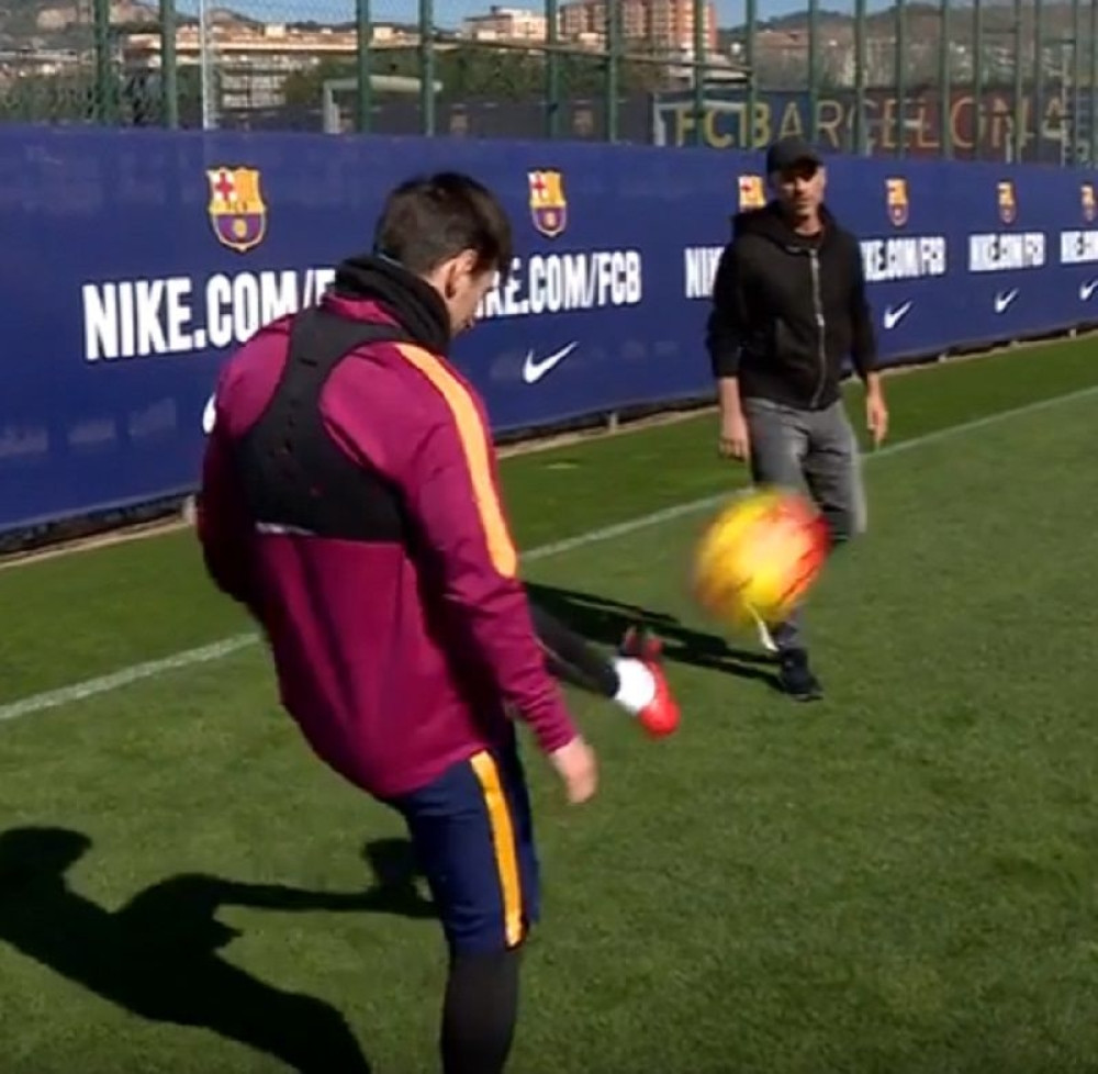 Mesi prihvatio izazov i dao gol "iza gola" (VIDEO)