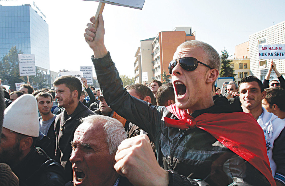 Zavadili se Šiptari, a Ameri ih mire kao decu! ZAHTEVAJU HARADINAJEVU SMENU!