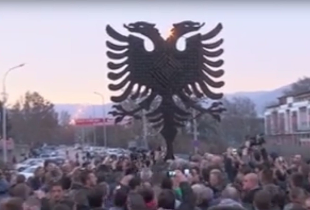 Otkriven spomenik "Dvoglavi orao"