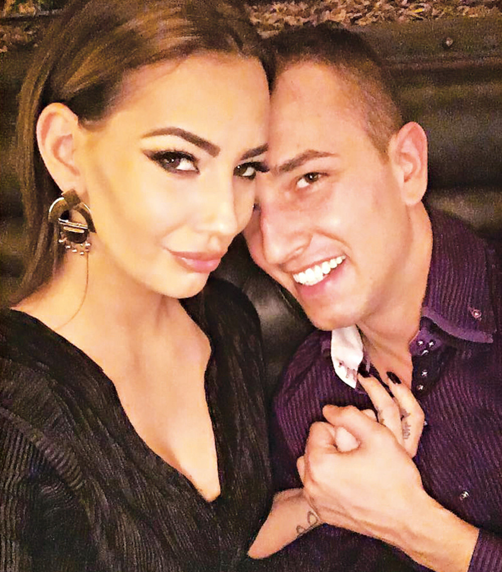 Kaća zbog dečka popila batine