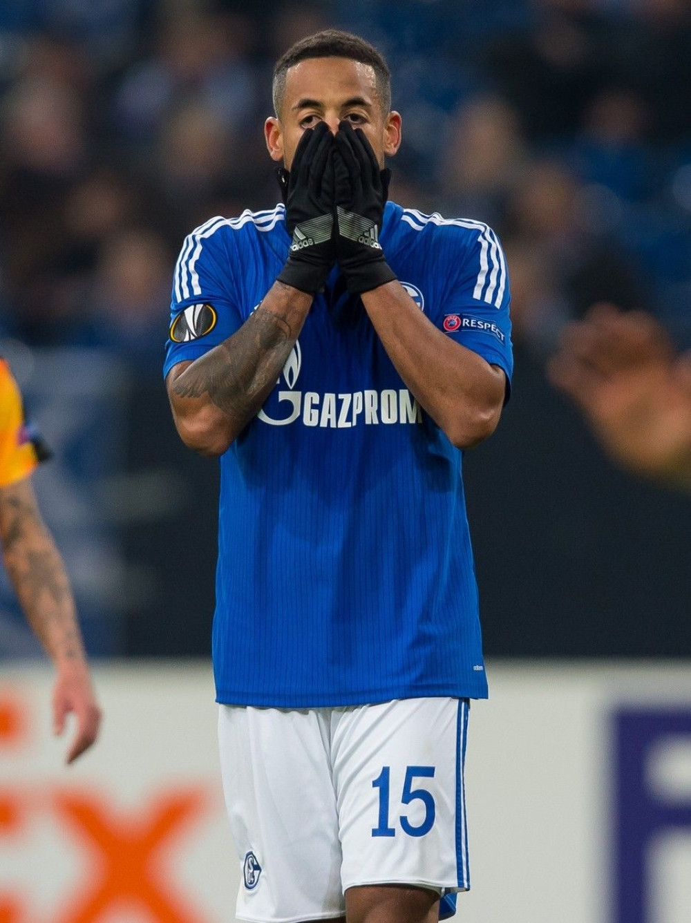 Opljačkan igrač Šalkea na aerodromu!