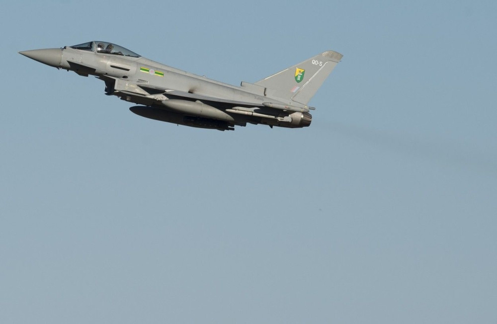 Britanski avioni krenuli na ruske suhoje! Napeto na nebu iznad Estonije! (FOTO)