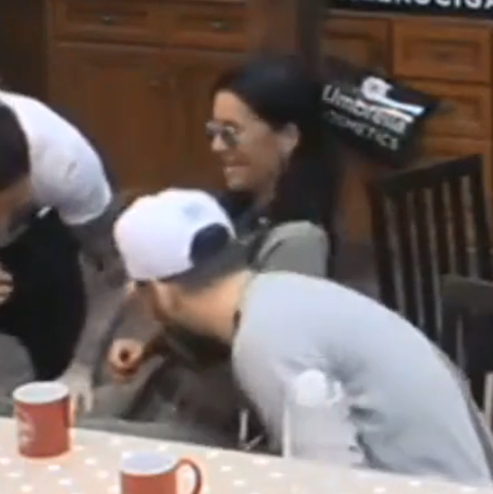 Filip i Crni igrali se sa Dušičinim međunožjem! (VIDEO)