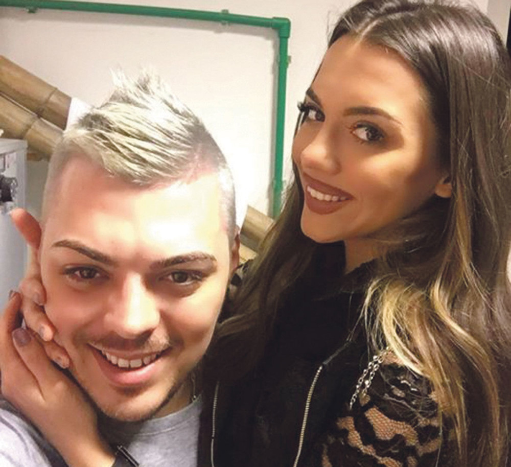 Slobu devojka ofarbala u plavo!