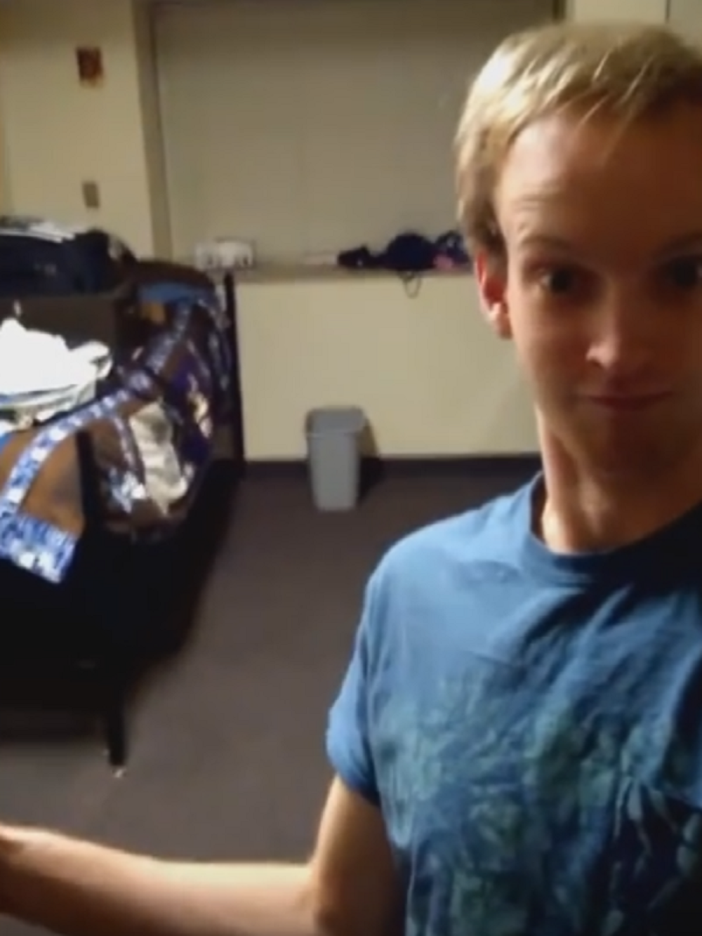 Specijalista koji sve pogađa, bez gledanja! (VIDEO)