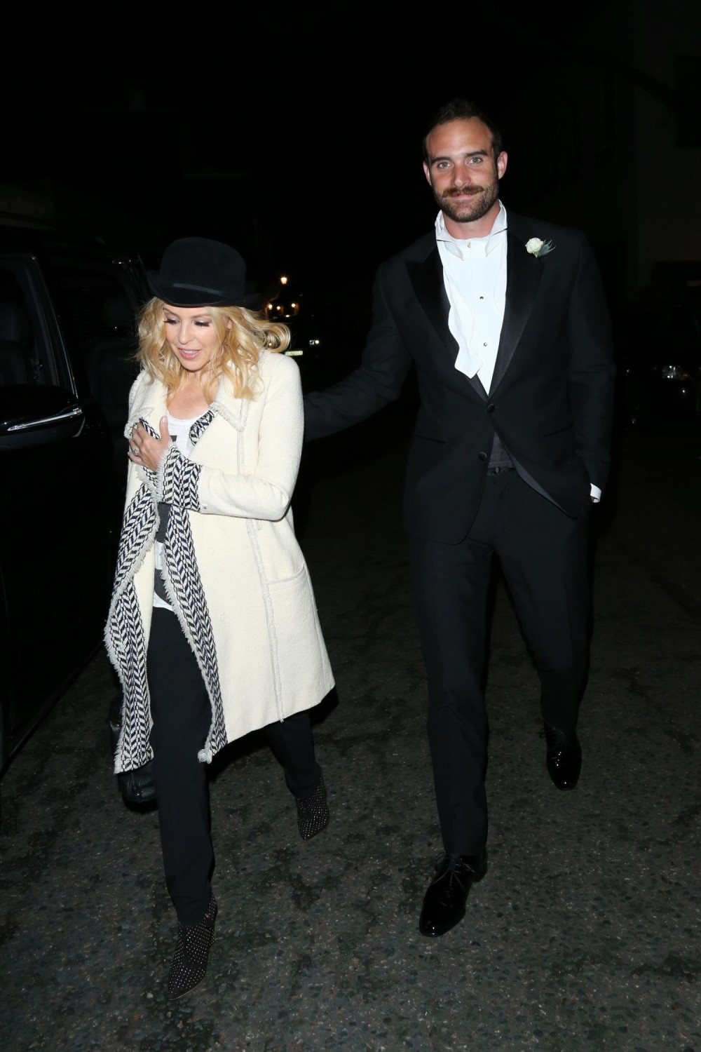 Pevačica se udaje za 20 godina mlađeg dečka!