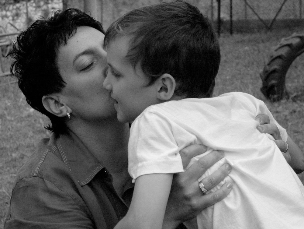 Majka autističnog dečaka pisala komšiji koji ih maltretira