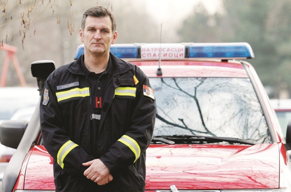 Vatrogasac spasao trudnicu i njenog muža!