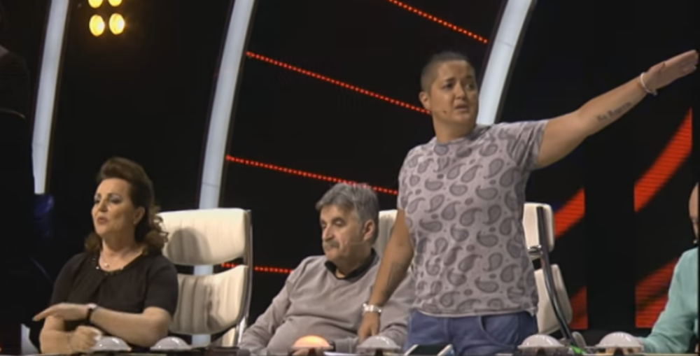 Pevačica ne treba da izgleda kao prostitutka! (VIDEO)