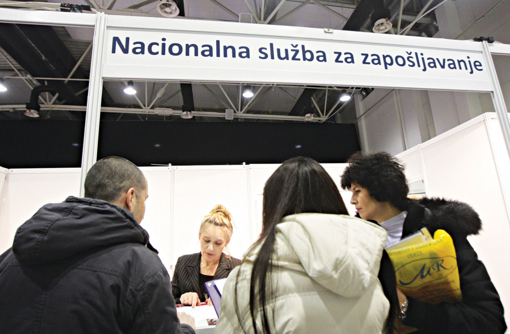 Nije htela da bude sekretarica, pa je obrisali sa biroa