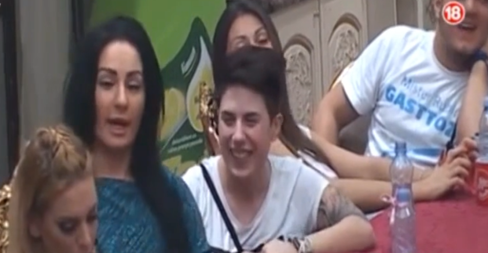 Moreni i Matoroj pustili snimak lezbo akcije (VIDEO)