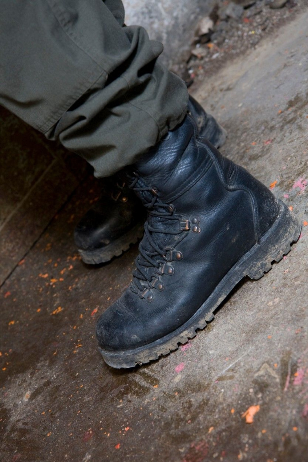 Izgazio devojku vojničkim čizmama, pa na sudu uspeo da "proda" ovu SRCEPARAJUĆU PRIČU!