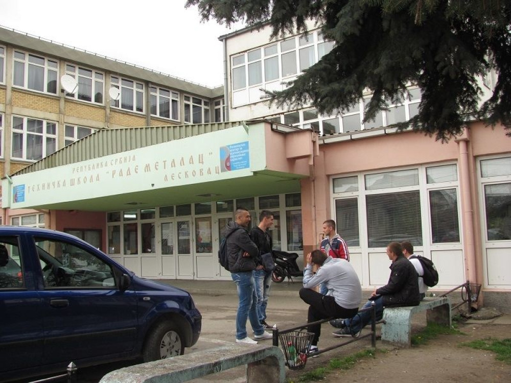 Učenik preminuo na času fizičkog