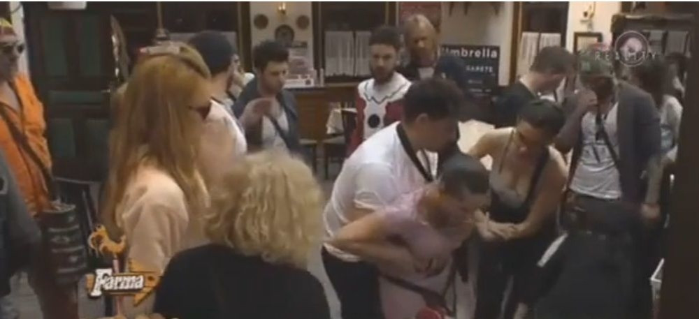 Cuca se samo srušila (VIDEO)