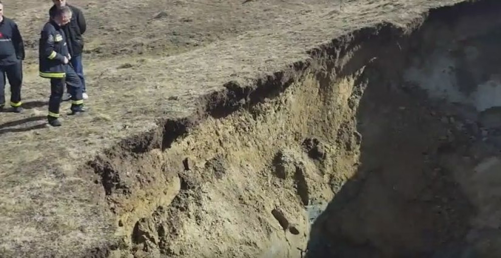 Zemlja se otvorila kod Tutina! (VIDEO)