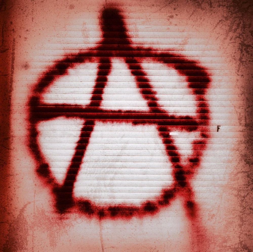 Anarhisti oštetili ulaz Ministarstva kulture