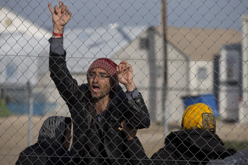 Izbeglice protestuju na granici sa Srbijom