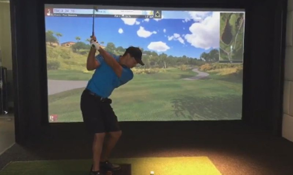 Evo kako Tajger Vuds "prkosi" povredi (VIDEO)