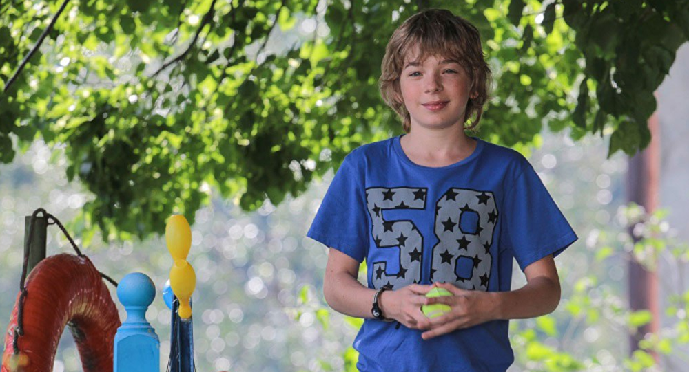 Učenik dobio porno zvezdu na mesec dana!