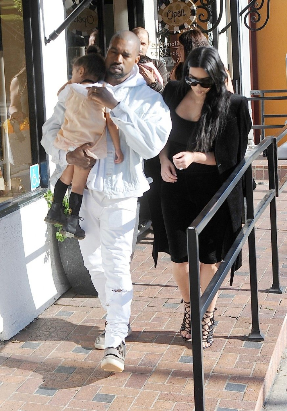 Kim bi da Kanje ide na lečenje! (VIDEO)