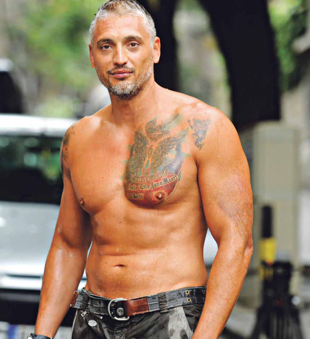 Čeda ljubi poznatu pevačicu! (FOTO)