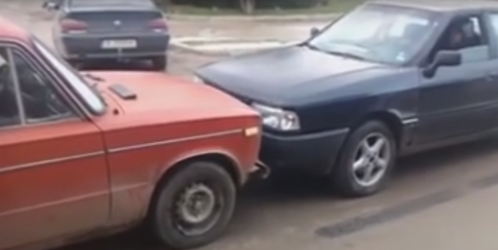 Epski dvoboj “lade” i “audija”! (VIDEO)