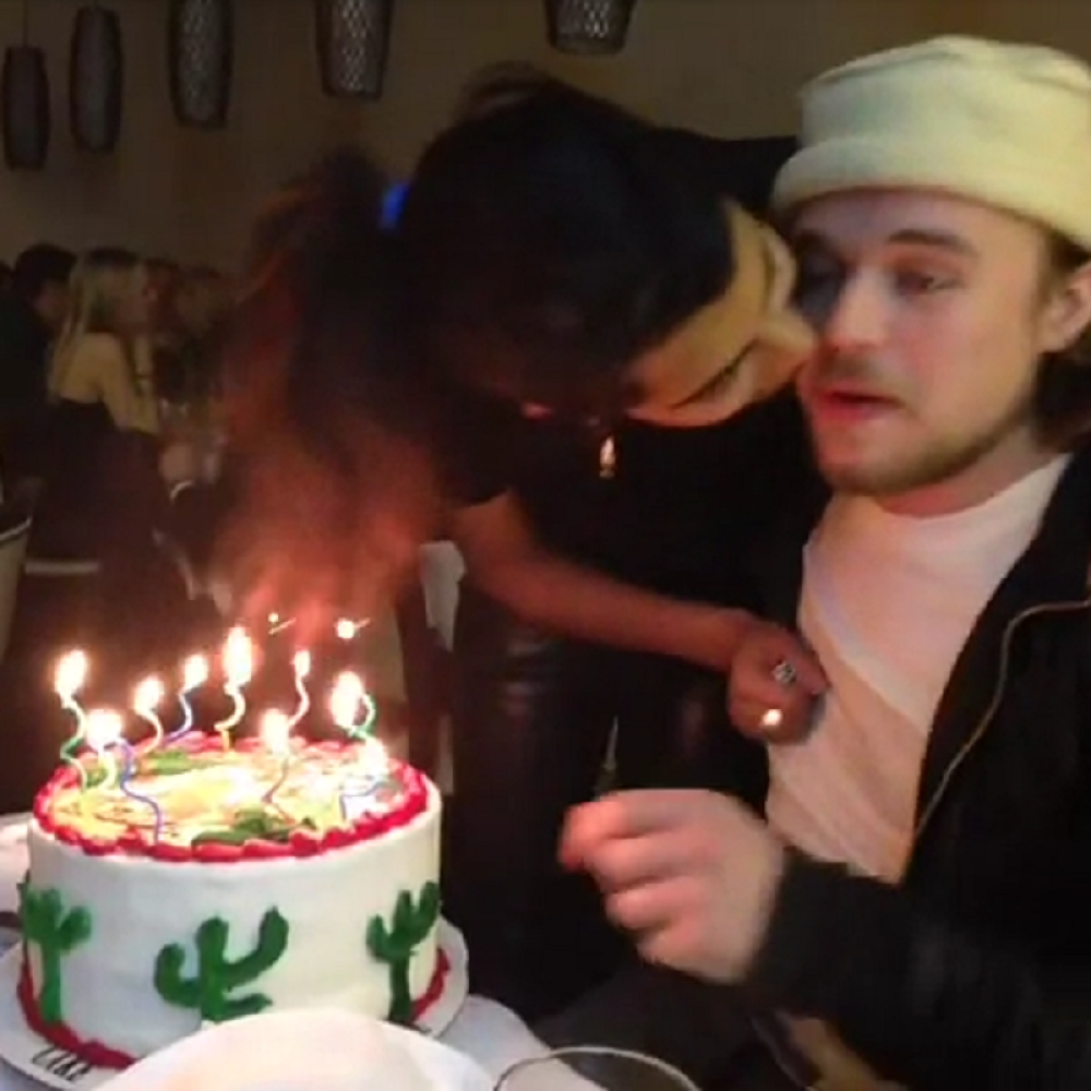 Čestitala dečku rođendan pa zapalila kosu!