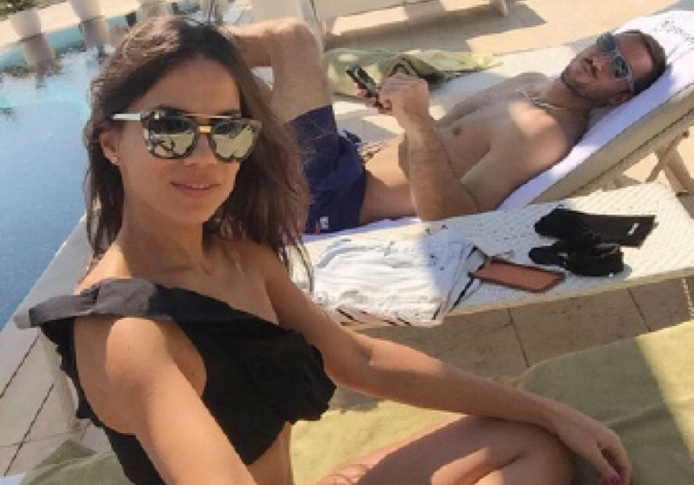 Troicki odveo devojku u najskuplji hotel u Dubaiju!