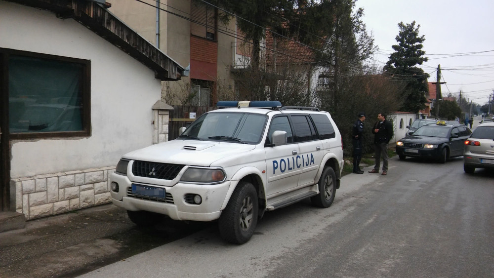 Sin ubio roditelje, pa sebe? (FOTO)