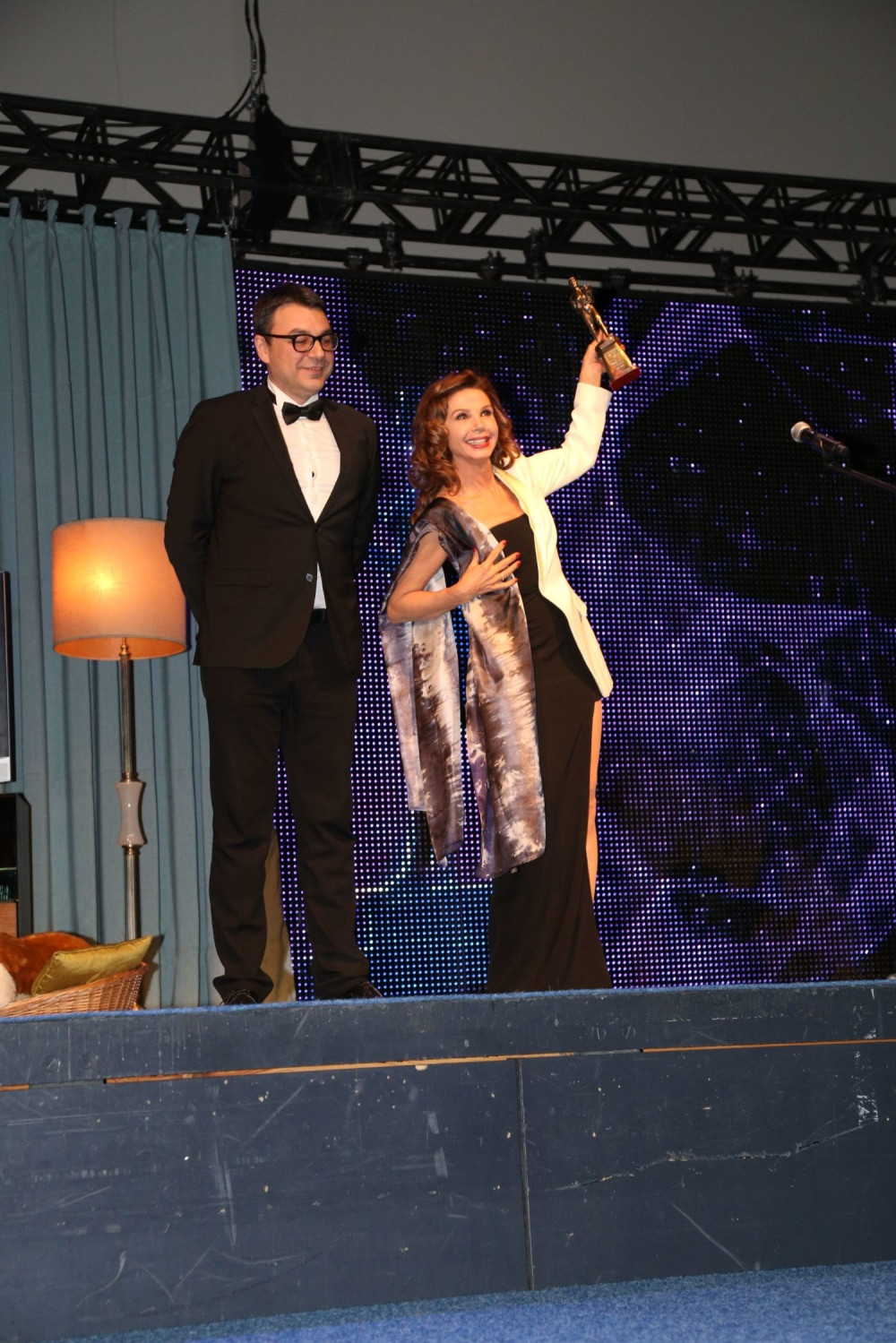 Viktoriji Abril uručen "Zlatni pečat"!