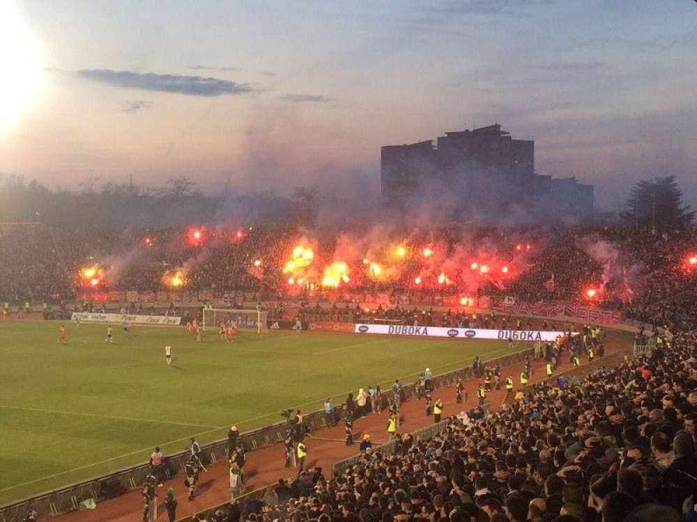 Noćna mora Crvene zvezde oblači crveno-beli dres