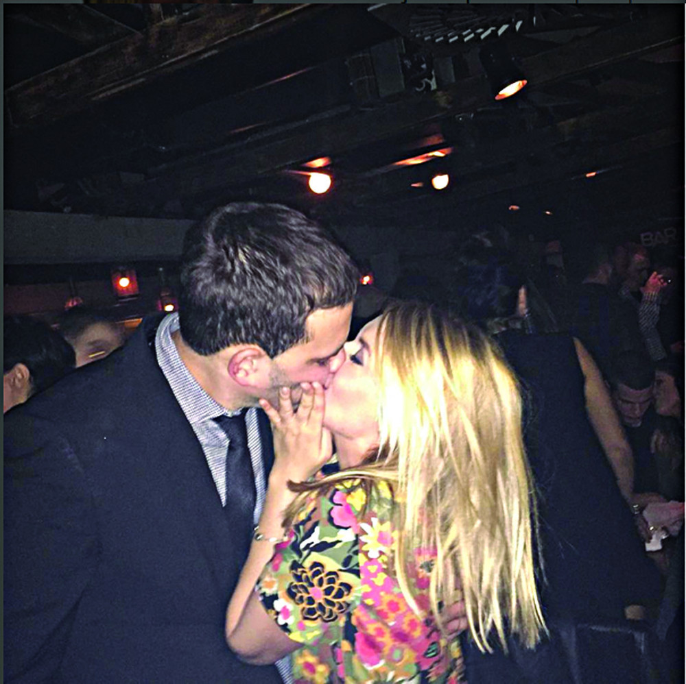 Anđelka ljubila muža u kafani