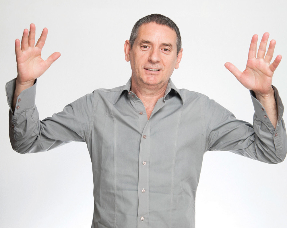 Lepi Mića gledao devojke i pipkao polni organ (VIDEO)