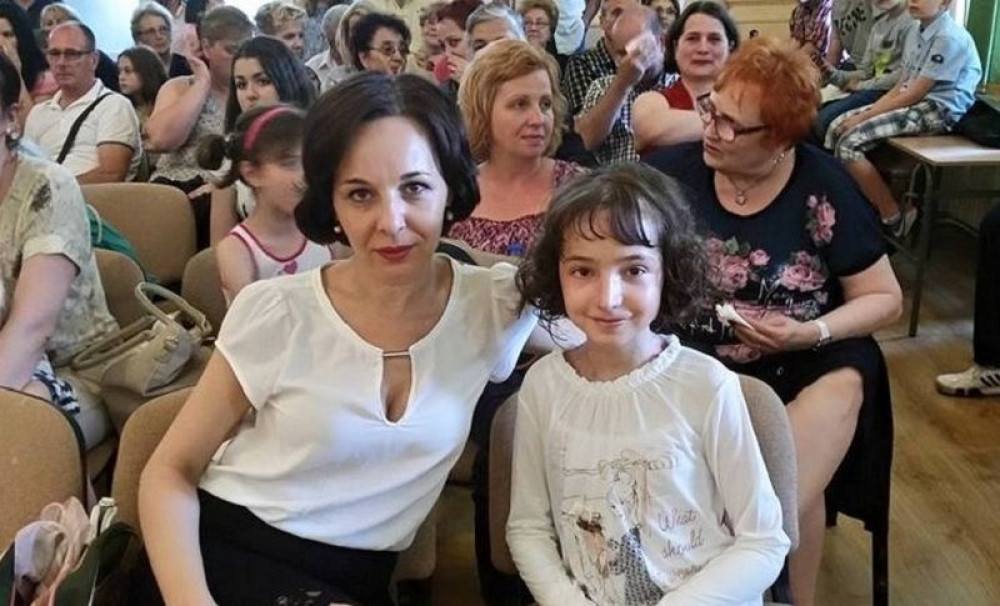 Bolesnu Galu drugari hoće da izbace iz razreda!