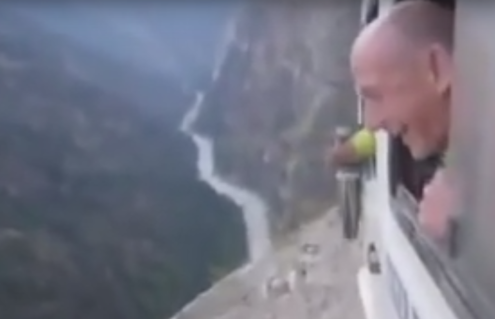 Ovo je najopasniji put na svetu! (VIDEO)