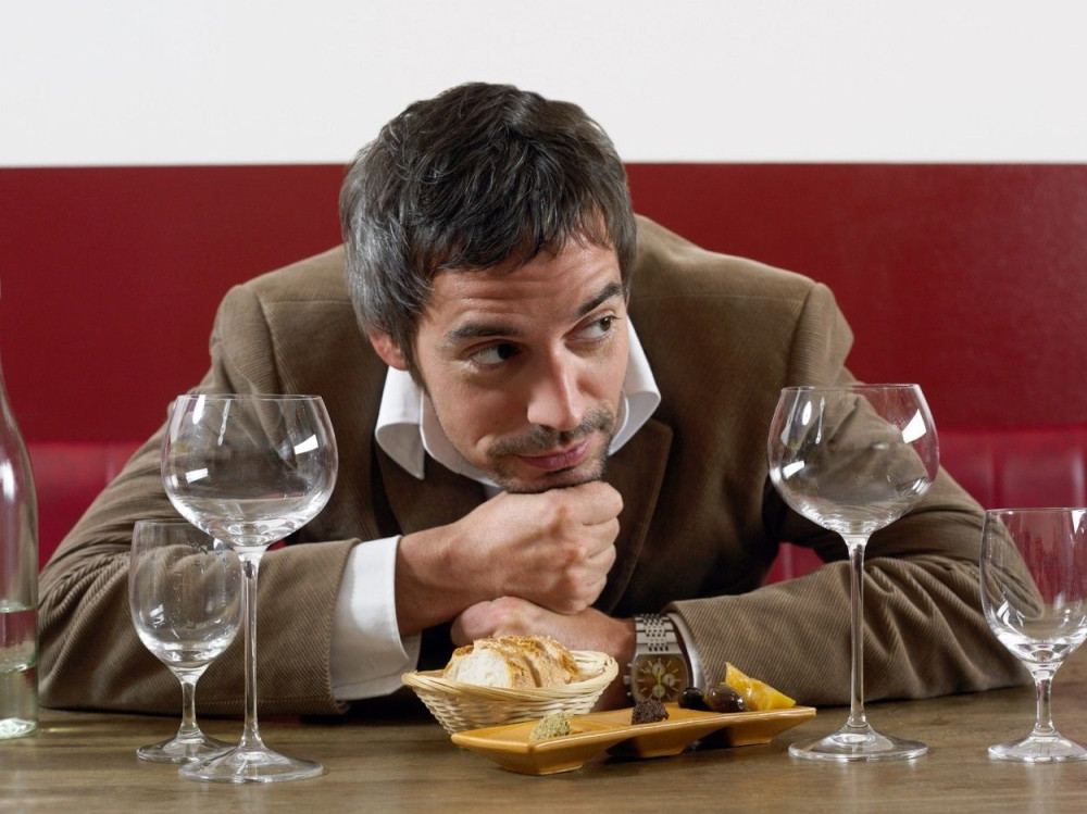 Ovnovi se oslanjaju na svoj šarm, a evo koji znak se potpuno povlači u sebe! Ova 3 znaka uvek traže prostor u vezi!