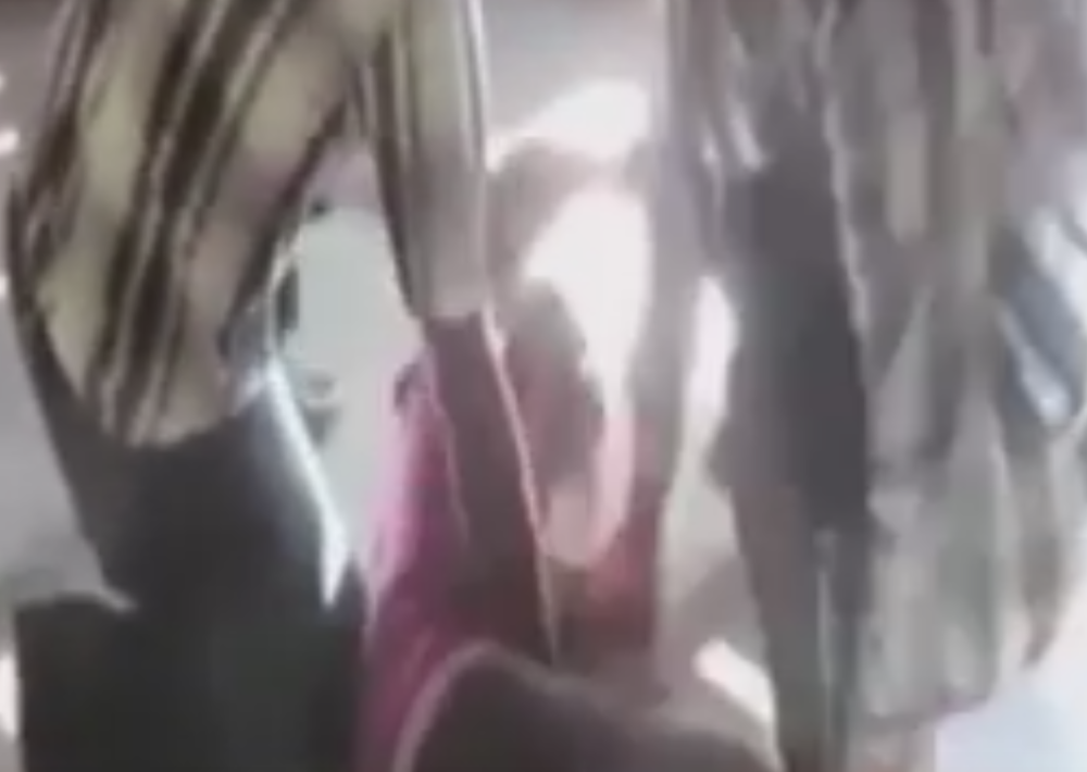 Isterivanje đavola iz zaposednute devojke! (VIDEO)