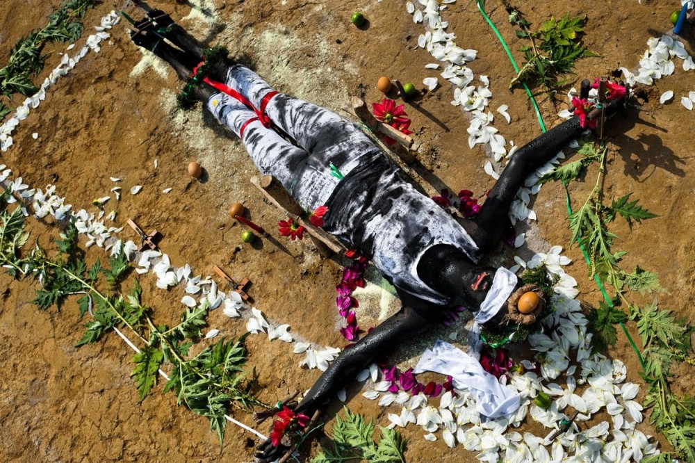 Sedmoro spaljeno zbog veštičarenja!