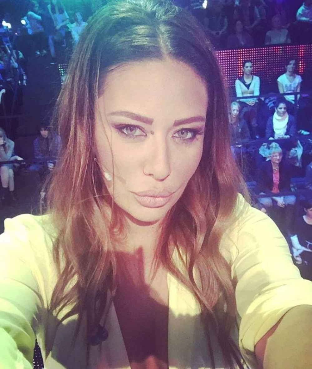 Sevnule bradavice Ane Nikolić! (FOTO)