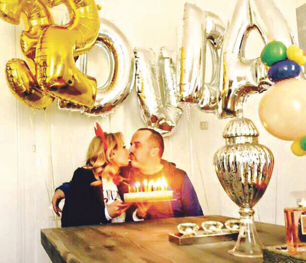 Toni iznenadio suprugu!