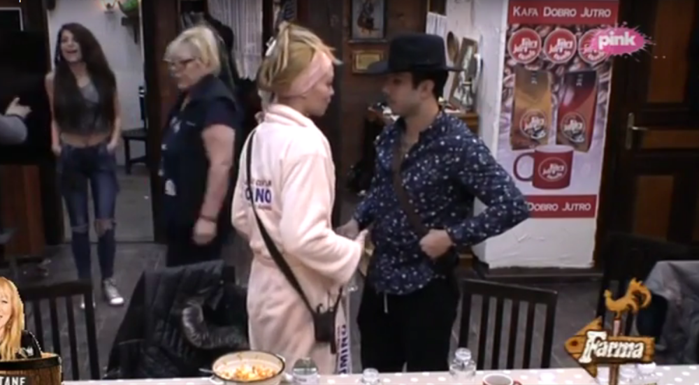 Kristina naskočila na Filipa! (VIDEO)