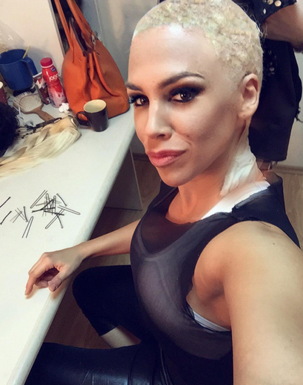 Prepoznajete li pevačicu sa slike?!