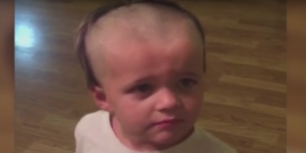 Dečak dohvatio očev aparat za brijanje! (VIDEO)