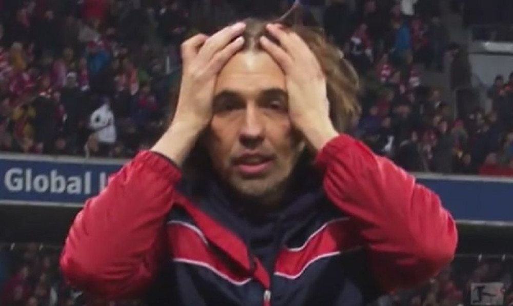 Urnebesna reakcija trenera koji je pobedio Bajern (VIDEO)