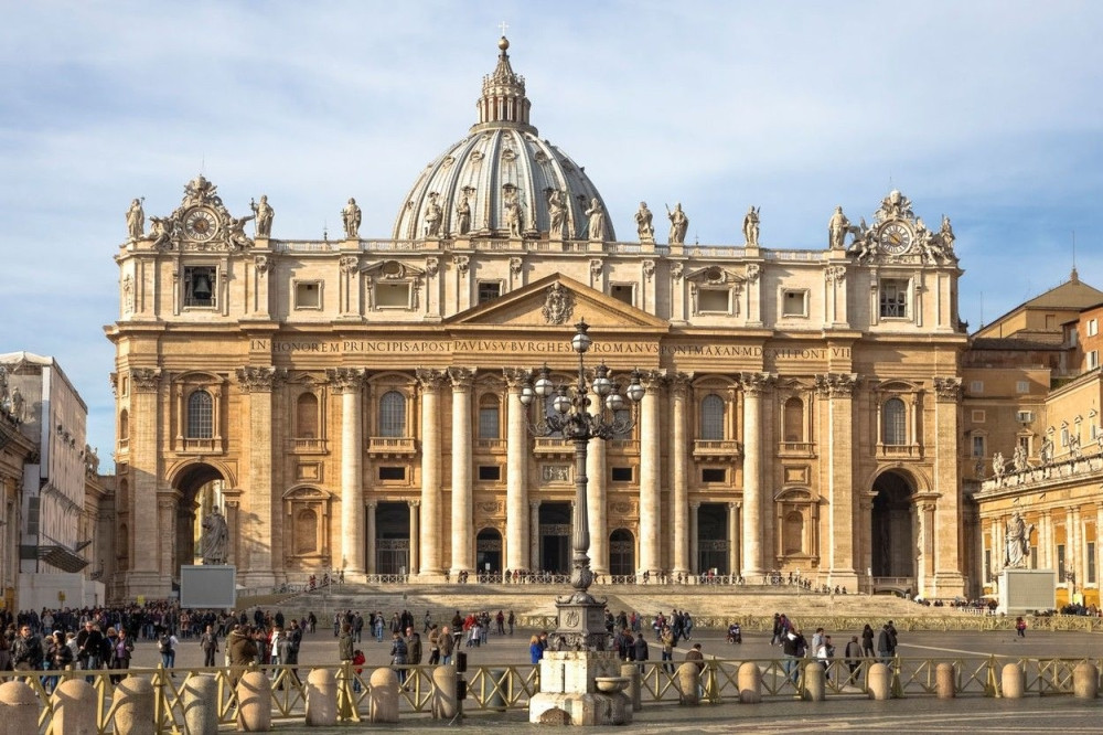 Optužnice protiv bivšeg čelnika Vatikanske banke i advokata