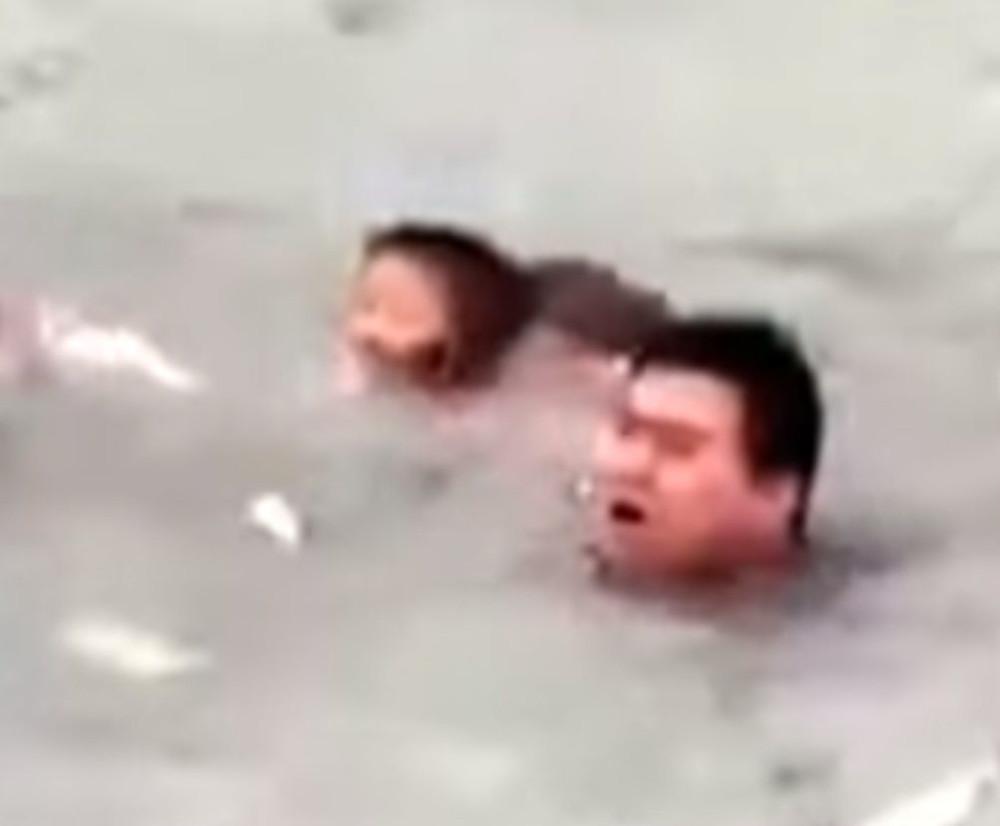 Rizikovali živote da spasu dečaka (VIDEO)