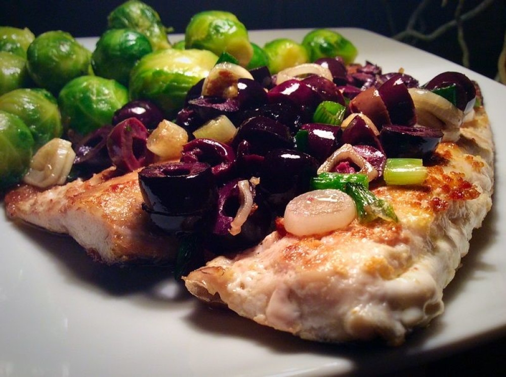 Idealna večera uz skušu sa maslinama (FOTO)