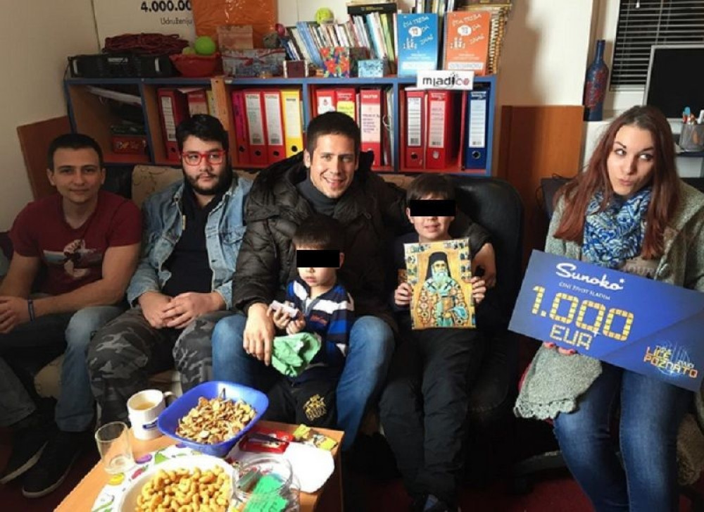 Rokvić uručio nagradu bolesnoj deci (FOTO)