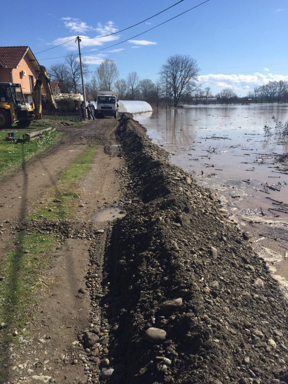 Proglašena vanredna situacija u celoj Srbiji!